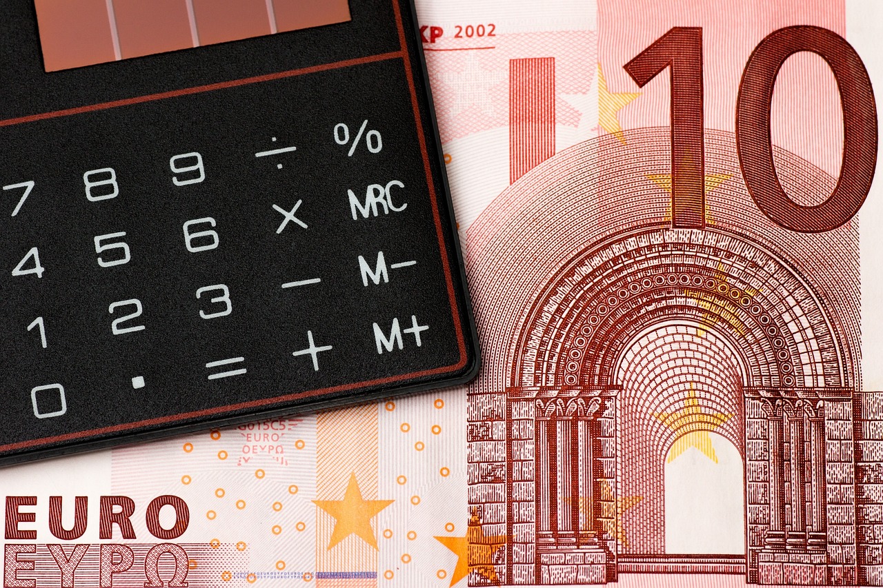 Top 10 Tips to Save Money Every Month